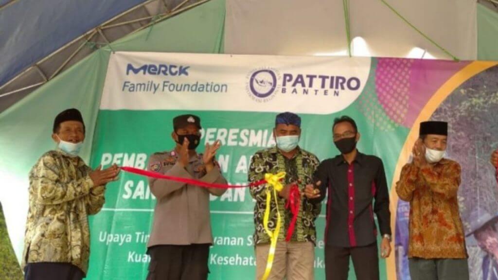 PATTIRO Banten Bersama Merck Family Foundation Meresmikan Bangunan Sanitasi Umum di Desa Cisuren 3