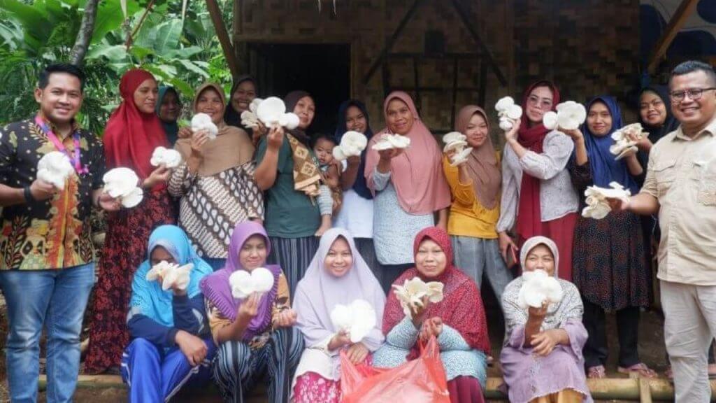 Kelompok Perempuan Budidaya Jamur Tiram Mekarjaya